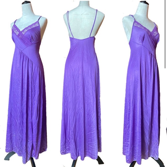 VINTAGE maxi slip with super high slit 😏 - Picture 2 of 2